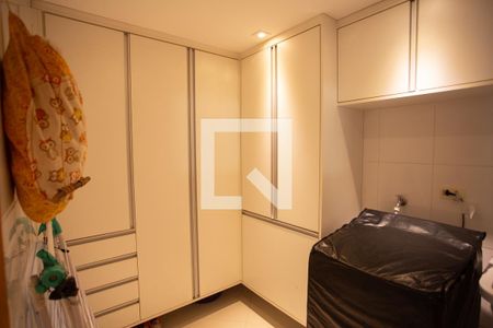 Área de Serviço de casa à venda com 4 quartos, 210m² em Parque Sao Domingos, São Paulo