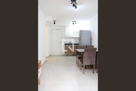 Sala/Cozinha de apartamento à venda com 1 quarto, 43m² em Vila Castelo, São Paulo