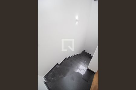 Escada de casa à venda com 3 quartos, 102m² em Parque Sao Domingos, São Paulo