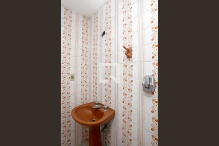 Banheiro de apartamento à venda com 1 quarto, 37m² em Centro Histórico, Porto Alegre