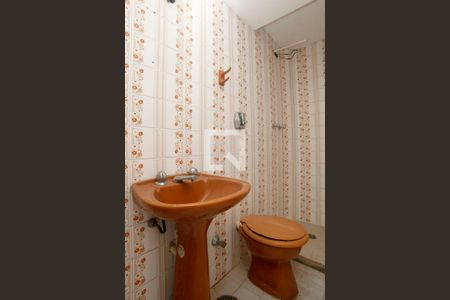 Banheiro de apartamento à venda com 1 quarto, 37m² em Centro Histórico, Porto Alegre