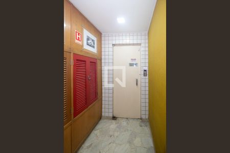 Hall de entrada de kitnet/studio à venda com 1 quarto, 28m² em Centro Histórico, Porto Alegre