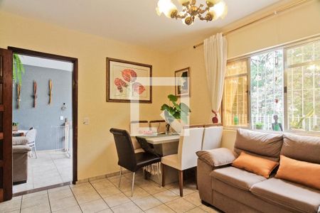Casa 2 - Sala de casa à venda com 5 quartos, 240m² em Parque Maria Domitila, São Paulo
