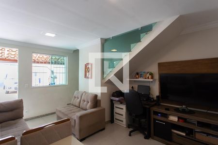 Sala de casa à venda com 2 quartos, 60m² em Vila Cloris, Belo Horizonte