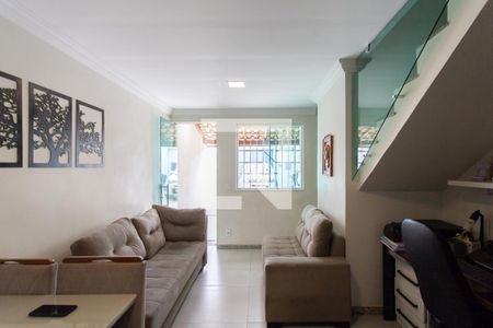 Sala de casa à venda com 2 quartos, 60m² em Vila Cloris, Belo Horizonte