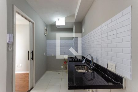 Cozinha de apartamento para alugar com 2 quartos, 33m² em Jardim Pereira Leite, São Paulo