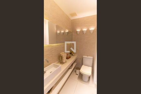 Lavabo de apartamento à venda com 3 quartos, 190m² em Piratininga, Niterói