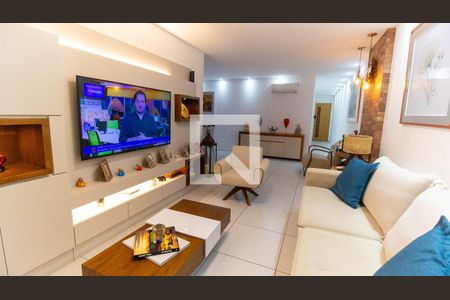 Sala de apartamento à venda com 3 quartos, 190m² em Piratininga, Niterói