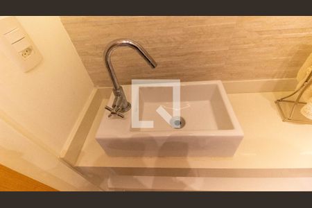 Lavabo de apartamento à venda com 3 quartos, 190m² em Piratininga, Niterói