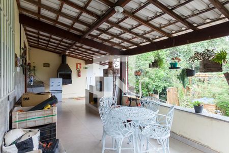 Churrasqueira de casa à venda com 5 quartos, 170m² em Brumadinho, Brumadinho