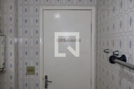 Banheiro de apartamento para alugar com 2 quartos, 80m² em Canto do Forte, Praia Grande