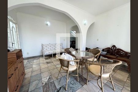 Sala de casa à venda com 5 quartos, 360m² em Serrano, Belo Horizonte