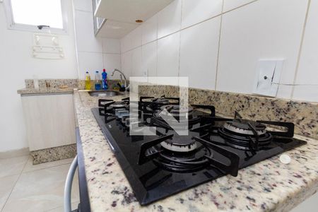 Cozinha de apartamento à venda com 2 quartos, 47m² em Jardim Santa Teresinha, São Paulo