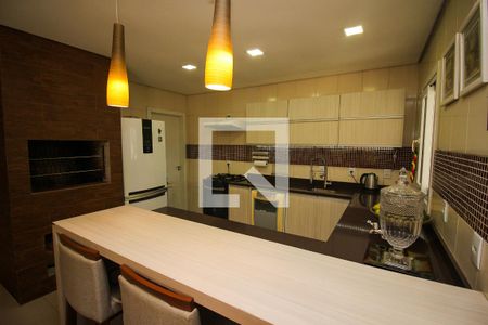 Cozinha de casa à venda com 4 quartos, 400m² em Hípica, Porto Alegre
