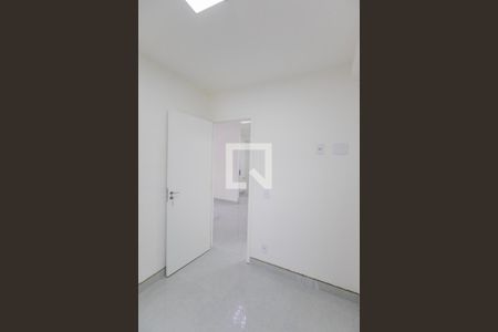 Quarto 1 de apartamento para alugar com 2 quartos, 45m² em Vila Isa, São Paulo