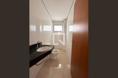 Banheiro de apartamento à venda com 3 quartos, 130m² em Jardim Industrial, Contagem