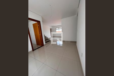 Sala de apartamento à venda com 3 quartos, 130m² em Jardim Industrial, Contagem