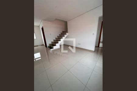 Sala de apartamento à venda com 3 quartos, 130m² em Jardim Industrial, Contagem