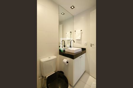 Banheiro da Suíte de kitnet/studio para alugar com 1 quarto, 28m² em Pinheiros, São Paulo