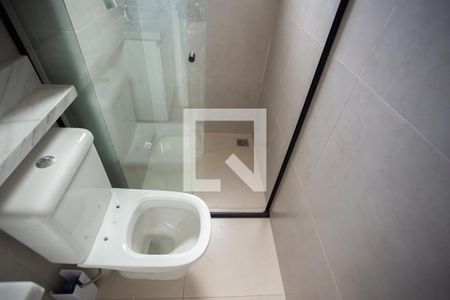 Banheiro de kitnet/studio para alugar com 1 quarto, 24m² em Santana, São Paulo