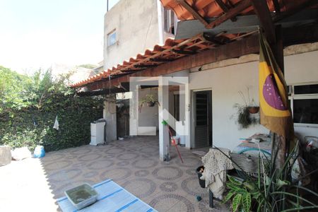 Quintal de casa à venda com 3 quartos, 223m² em Trevo , Belo Horizonte