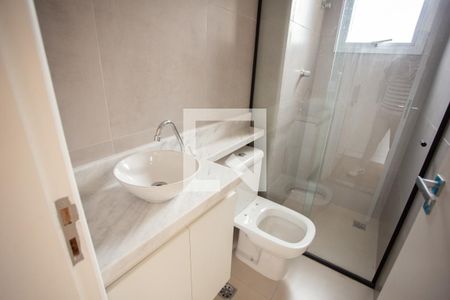 Banheiro de kitnet/studio para alugar com 1 quarto, 24m² em Santana, São Paulo