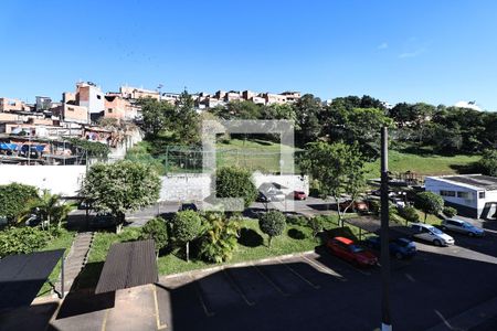 vista da sala de apartamento para alugar com 2 quartos, 50m² em Cidade São Jorge, Santo André