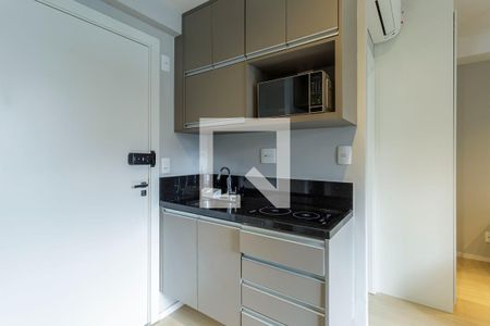 Cozinha de kitnet/studio para alugar com 1 quarto, 27m² em Vila Nova Conceição, São Paulo