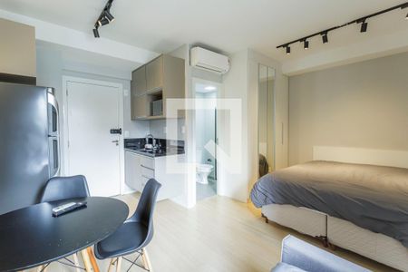 Sala/Quarto de kitnet/studio para alugar com 1 quarto, 27m² em Vila Nova Conceição, São Paulo