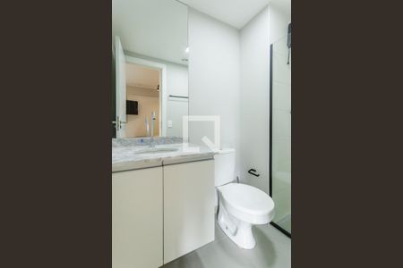 Banheiro de kitnet/studio para alugar com 1 quarto, 27m² em Vila Nova Conceição, São Paulo