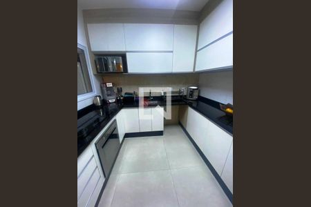 Casa à venda com 2 quartos, 134m² em Vila Libanesa, São Paulo