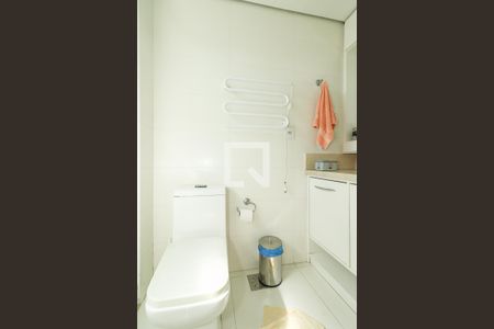Banheiro da Suíte de apartamento à venda com 3 quartos, 106m² em Rio Branco, Porto Alegre