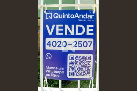 Plaquinha  de apartamento à venda com 3 quartos, 106m² em Rio Branco, Porto Alegre