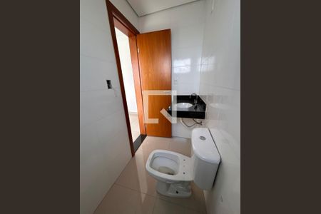 Banheiro - Quarto 1 de apartamento à venda com 3 quartos, 180m² em Jardim Industrial, Contagem