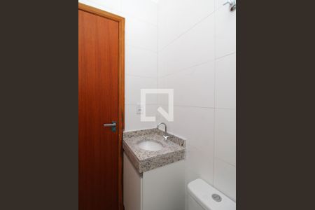 Banheiro de apartamento para alugar com 1 quarto, 42m² em Vila Medeiros, São Paulo