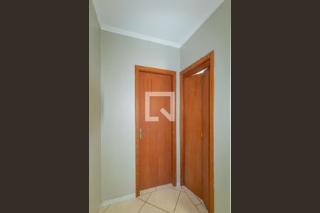 Corredor de apartamento para alugar com 1 quarto, 35m² em São Luís, Canoas