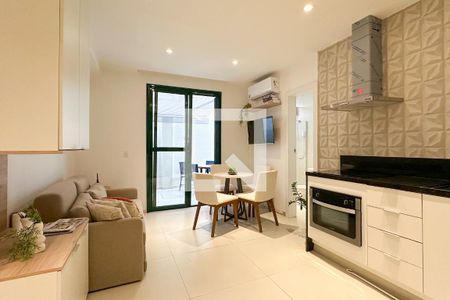 Sala/Cozinha de apartamento à venda com 1 quarto, 58m² em Copacabana, Rio de Janeiro