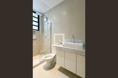 Banheiro Social de apartamento à venda com 1 quarto, 58m² em Copacabana, Rio de Janeiro