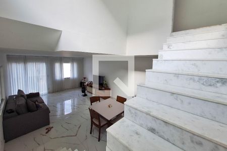 Sala de casa à venda com 4 quartos, 225m² em Piratininga, Niterói