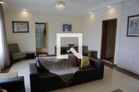 Casa à venda com 4 quartos, 400m² em Vila Carolina, São Paulo