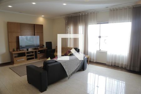 Casa à venda com 4 quartos, 400m² em Vila Carolina, São Paulo