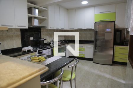 Casa à venda com 4 quartos, 440m² em Vila Carolina, São Paulo