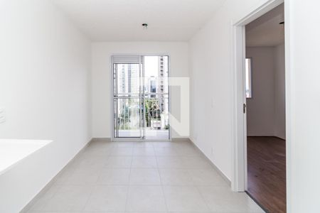 Sala de apartamento para alugar com 1 quarto, 27m² em Parque Industrial Tomas Edson, São Paulo