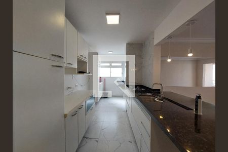 Cozinha de apartamento para alugar com 2 quartos, 62m² em Vila Isa, São Paulo