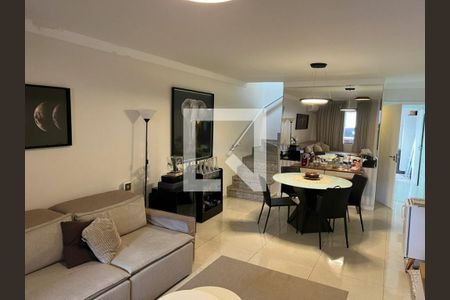 Casa à venda com 3 quartos, 144m² em Vila Carrão, São Paulo