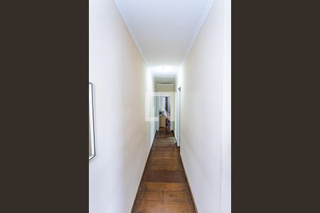 Corredor de casa à venda com 4 quartos, 180m² em Vila Picinin, São Paulo