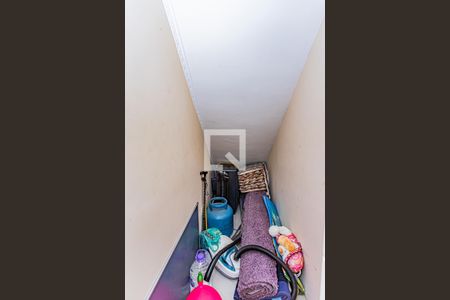 Depósito de casa à venda com 4 quartos, 180m² em Vila Picinin, São Paulo