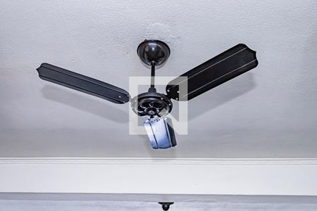 Garagem de casa à venda com 4 quartos, 180m² em Vila Picinin, São Paulo