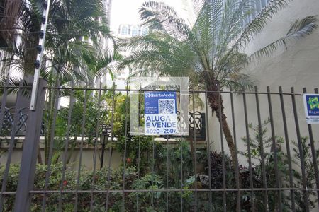 Plaquinha de apartamento para alugar com 3 quartos, 110m² em Itaim Bibi, São Paulo