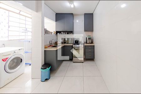 Cozinha de apartamento à venda com 2 quartos, 80m² em Alto Barroca, Belo Horizonte